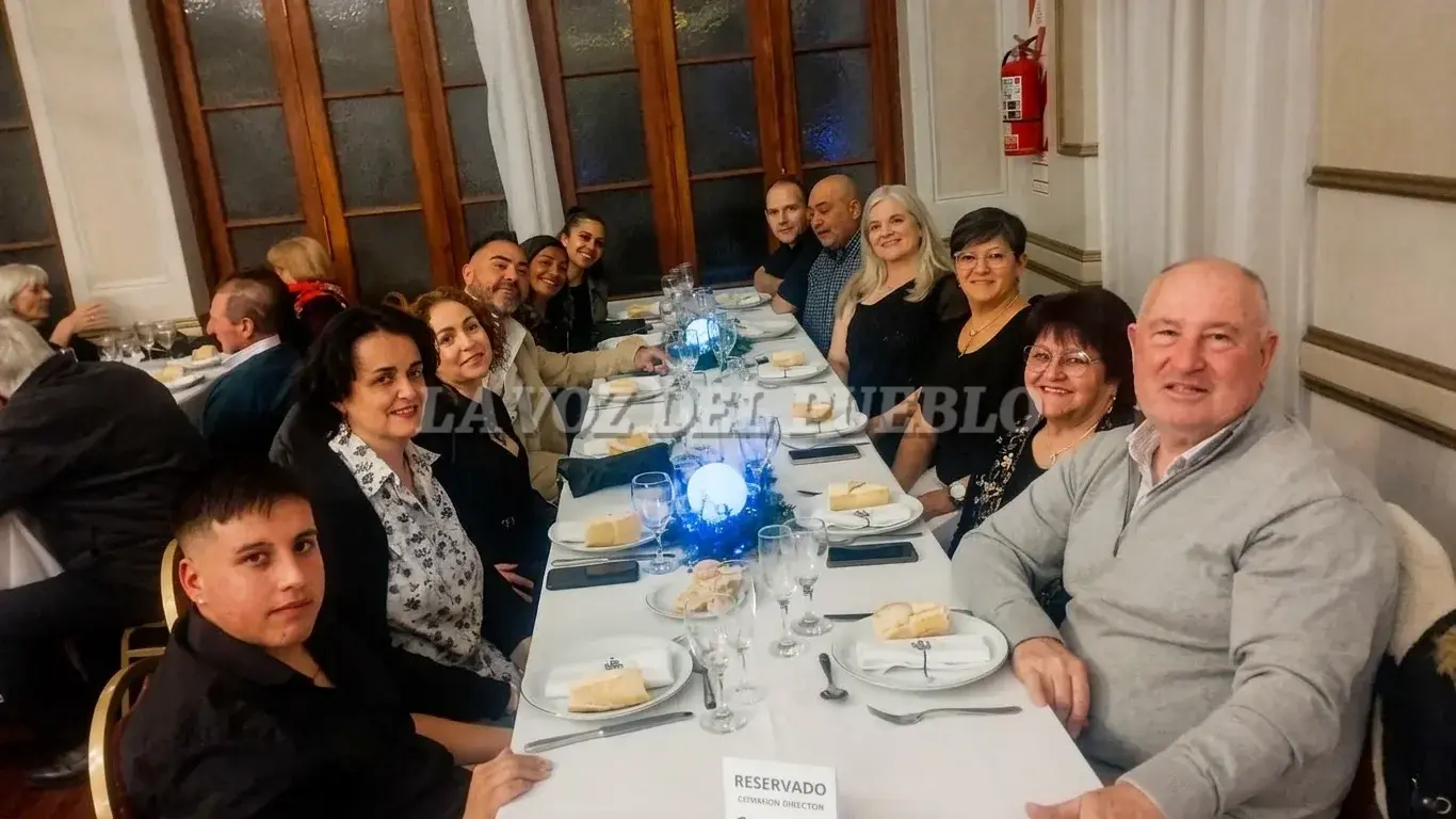 Los trabajadores y repredentantes del gremio, junto a sus familias, celebraron su día con comida, bailes y premios