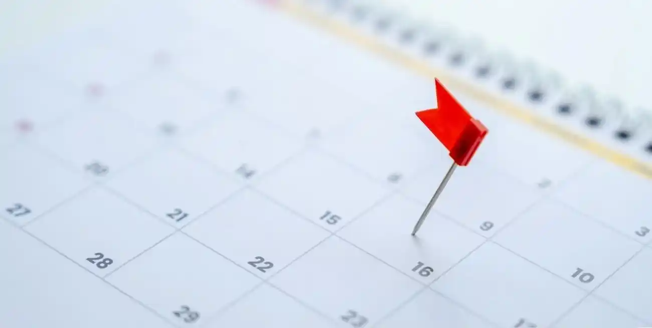 Se establecen tanto los feriados inamovibles como los días no laborables