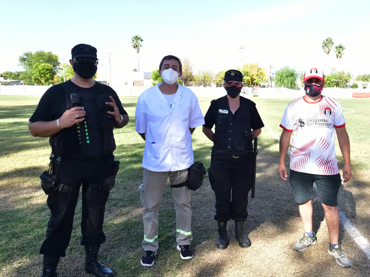 Estaban prestando servicio en un partido y salieron para reanimar a un pequeño