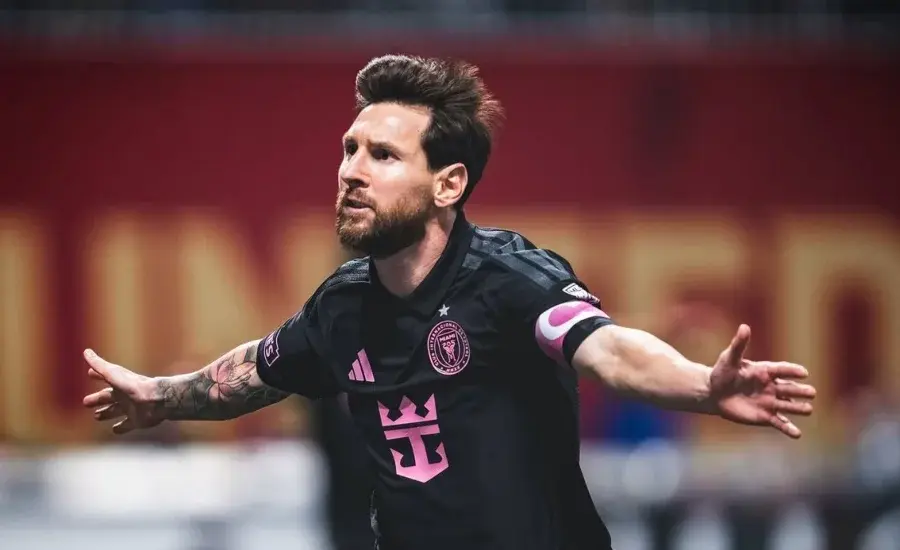 Messi volvió a demostrar su categoría en Estados Unidos con un doblete en la misma cancha donde venció a Inglaterra