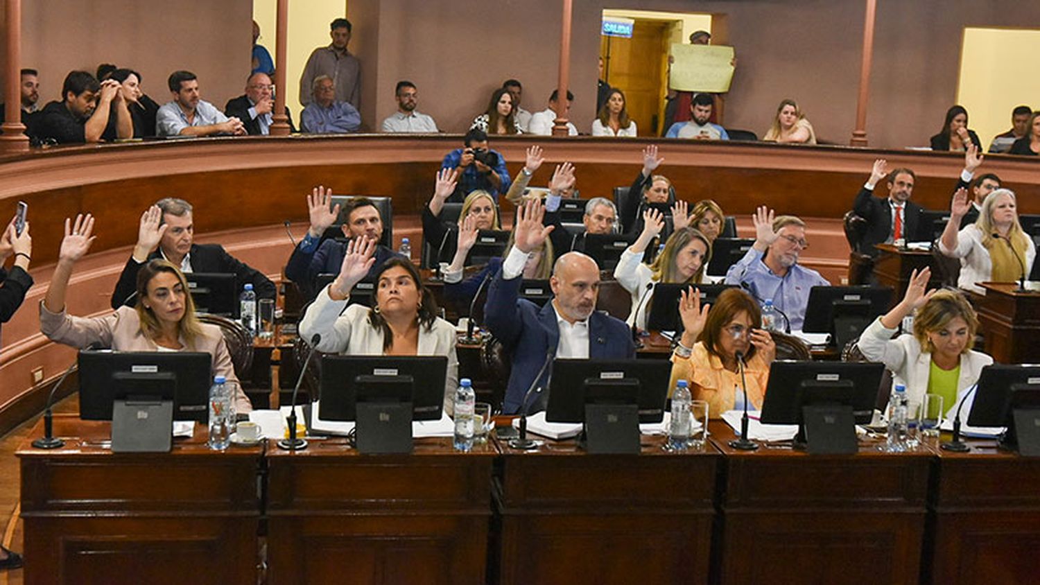 Diputados justicialistas impulsan una Ley de Góndolas para la provincia