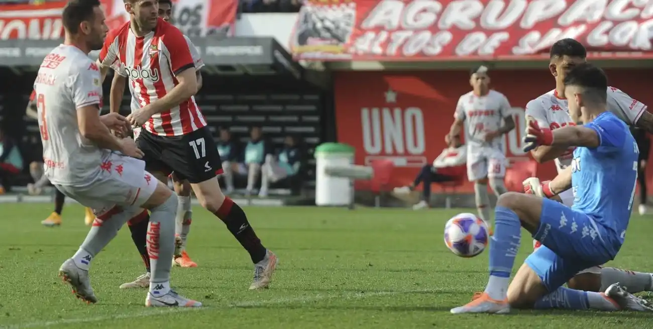 Unión cayó por 1 a 0 la última vez que visitó La Plata.