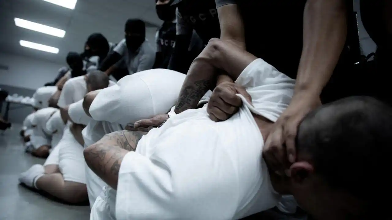 «LA SAYONA» ES LA CULPABLE: Maduro responsabiliza a María Corina deportación de venezolanos a El Salvador