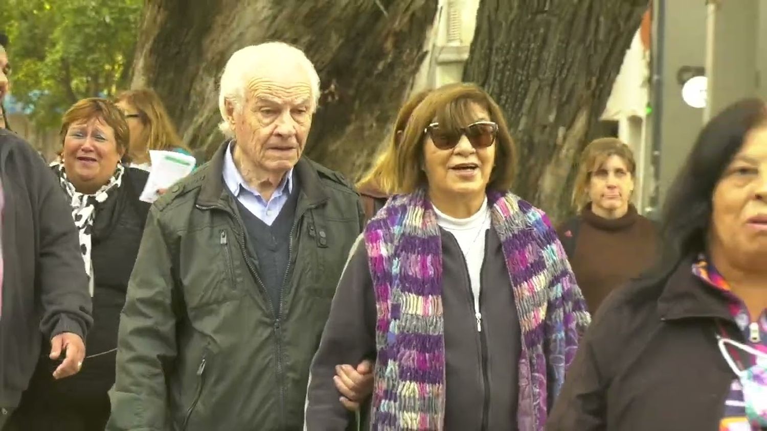 Caminata para concientizar sobre el buen trato a los adultos mayores