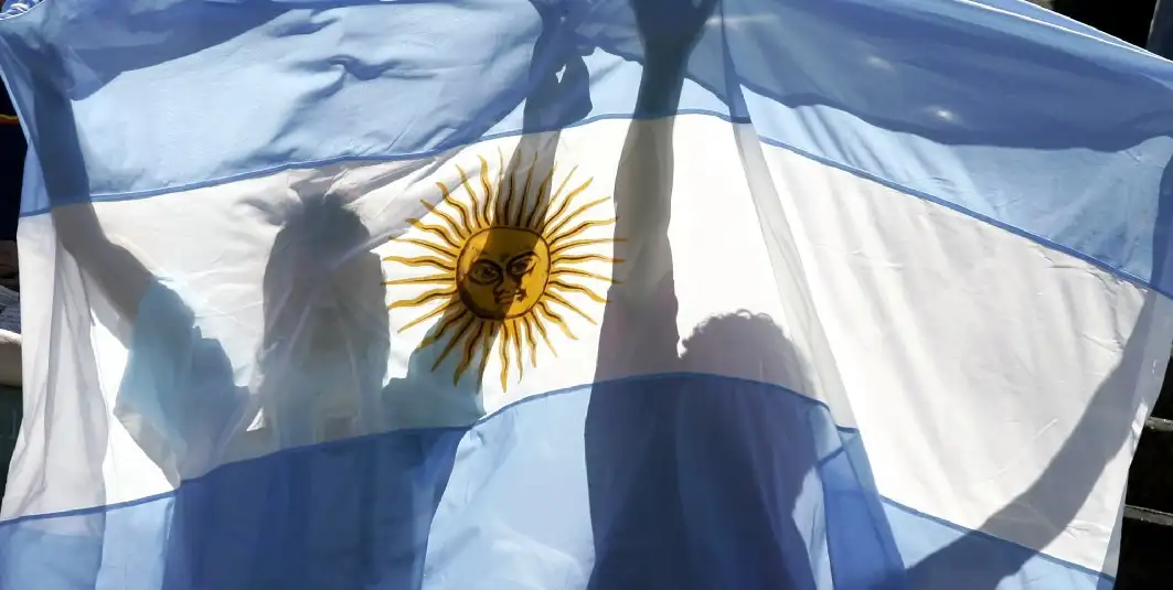 Santo Tomé: Desfile cívico militar por el Día de la Bandera