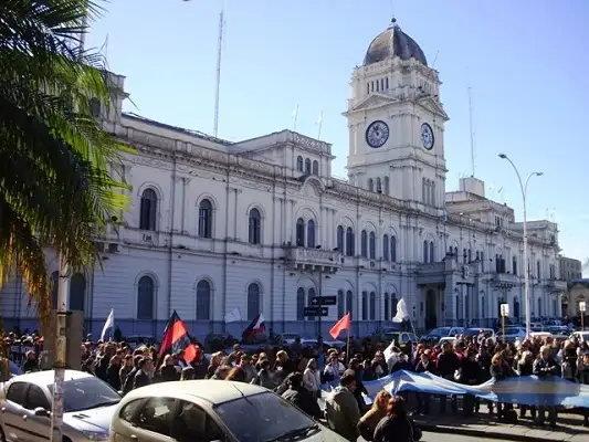 Reclaman la reapertura de la discusión salarial