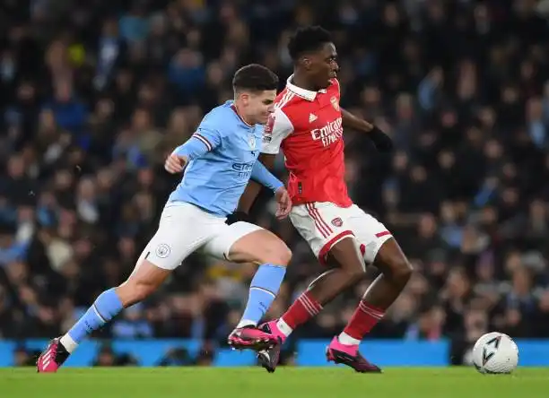 Avanzó Manchester City, con ingreso de Álvarez