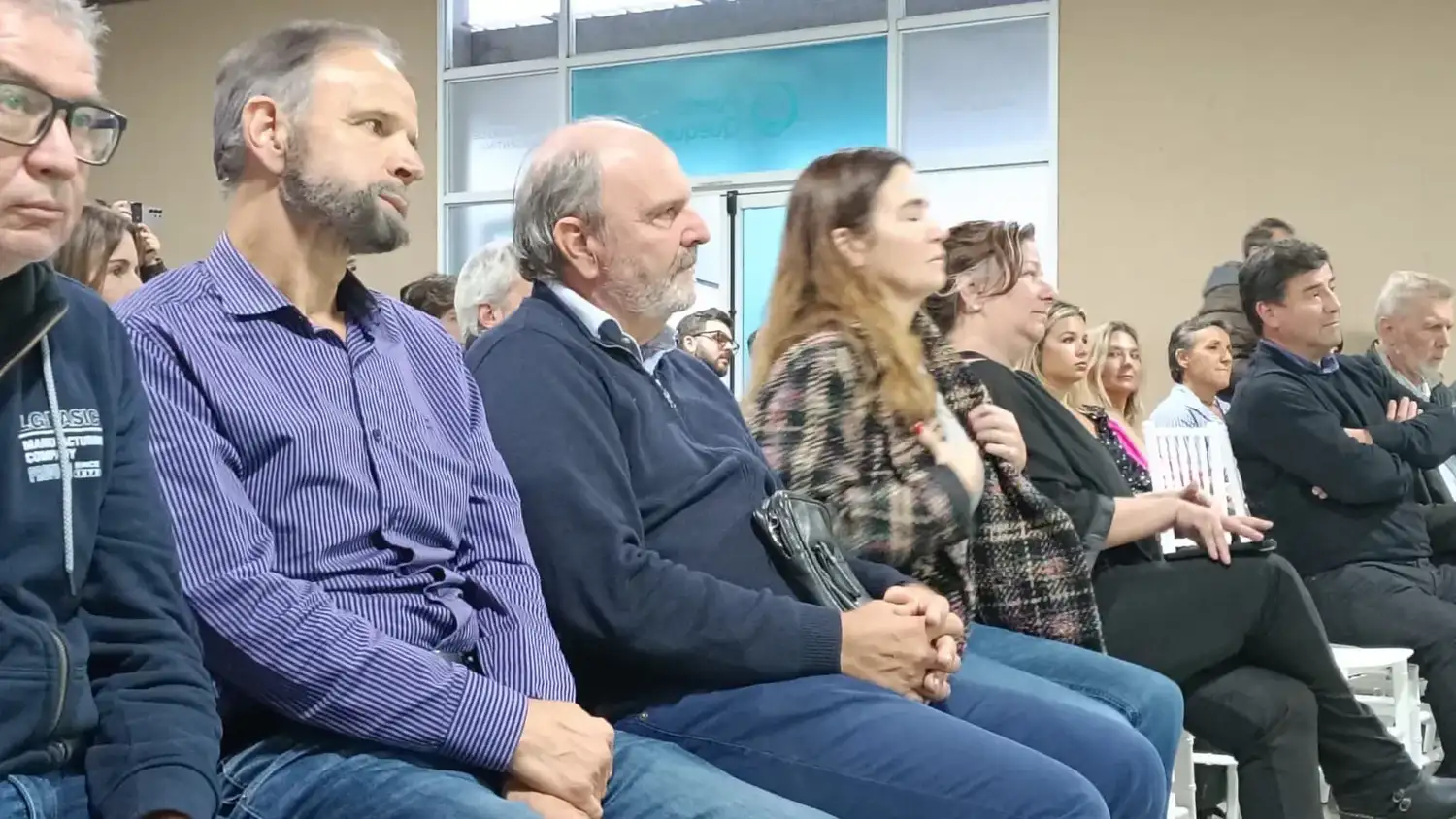Horacio Tettamanti durante la presentación, junto a Donato y Jimena López