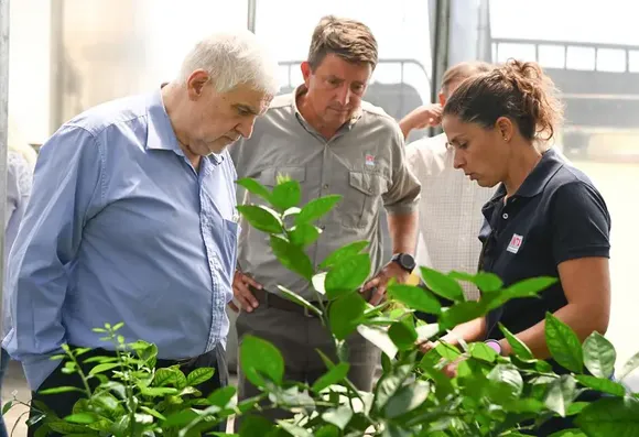 Antes de la cena en Expoagro, el secretario de Agricultura pasó por Inta San Pedro