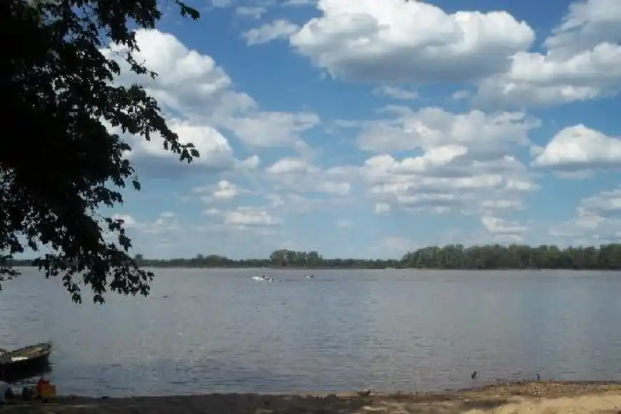 Dos personas desaparecidas y una rescatada, luego de que se diera vuelta una embarcación cerca de Liebig