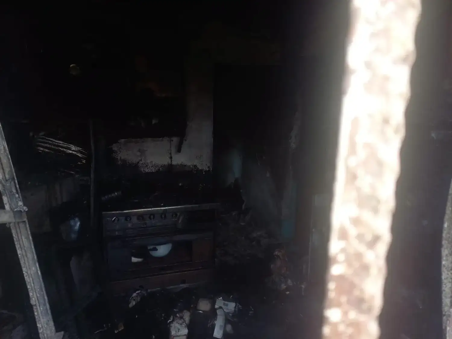 incendio de vivienda en gobernador castro - 1