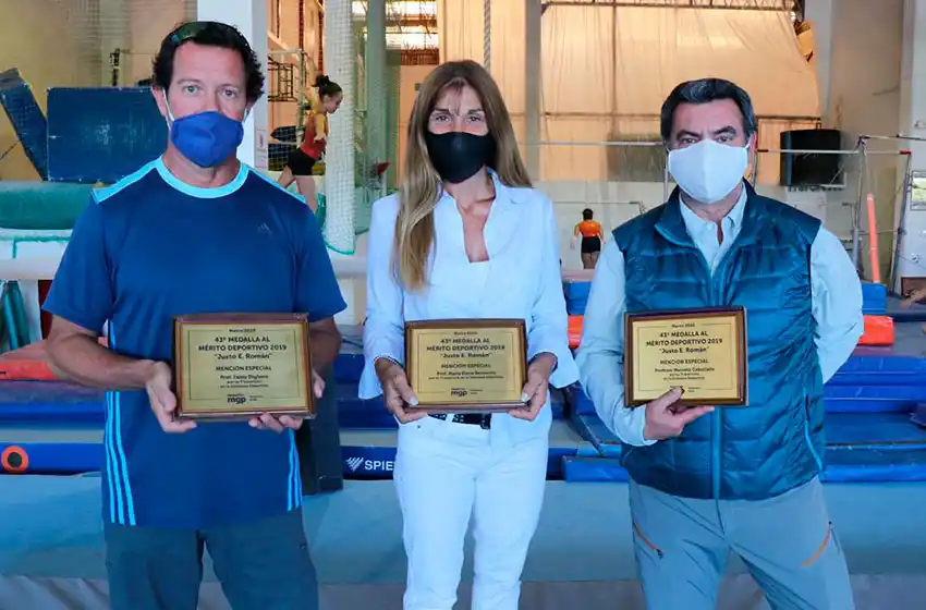 El EMDER destacó a docentes por su trayectoria en el trabajo colegial y desarrollo deportivo