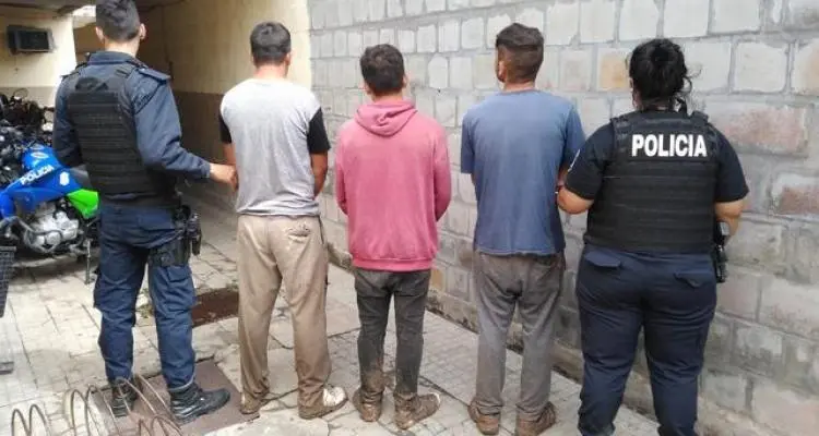 Perros mordieron  al comisario Fabián Gallo