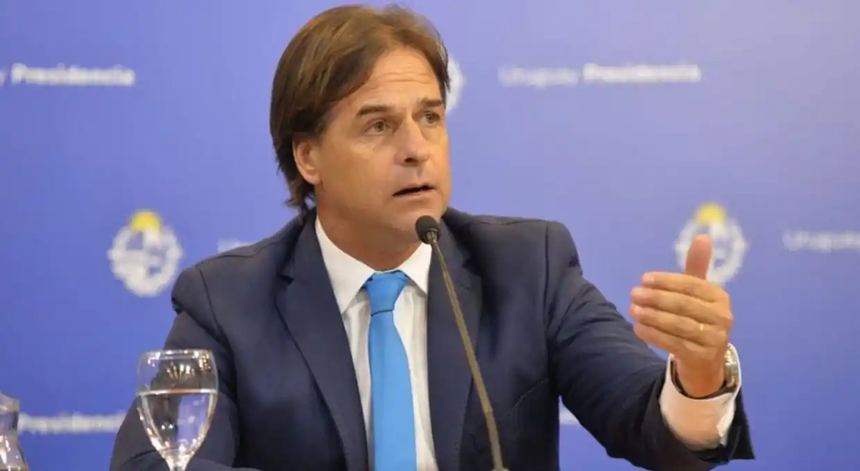 Lacalle Pou en cuarentena por posible contagio de COVID-19