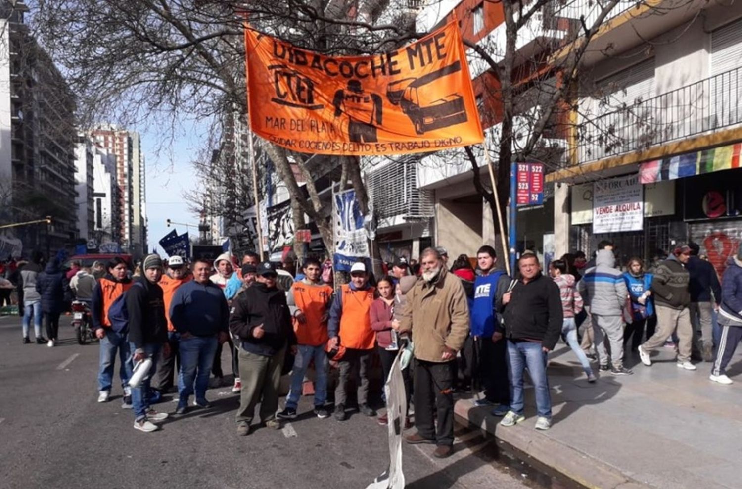 Polémica: fuertes críticas contra el proyecto que busca regularizar a "trapitos" en Mar del Plata