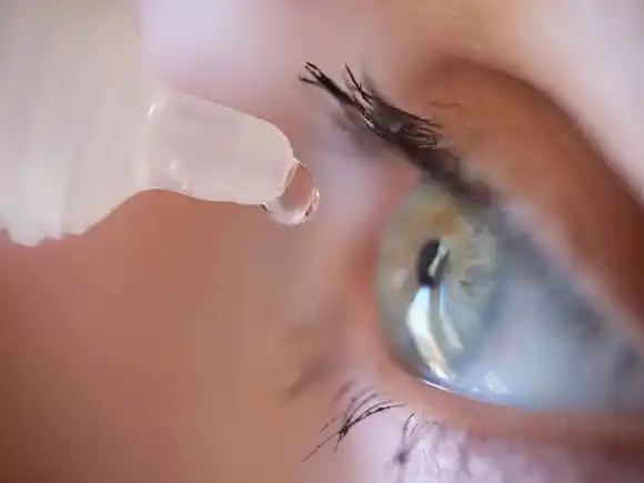 ¿ADIÓS a la PRESBICIA? FDA aprueba gotas para corregir la visión de cerca