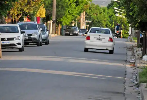 Inconvenientes por la escasa señalización de las dos cuadras de mano única de Quintana
