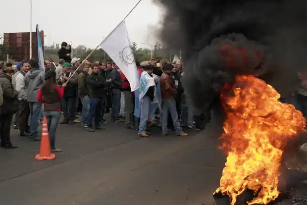 Productores cortaron el Túnel Subfluvial 