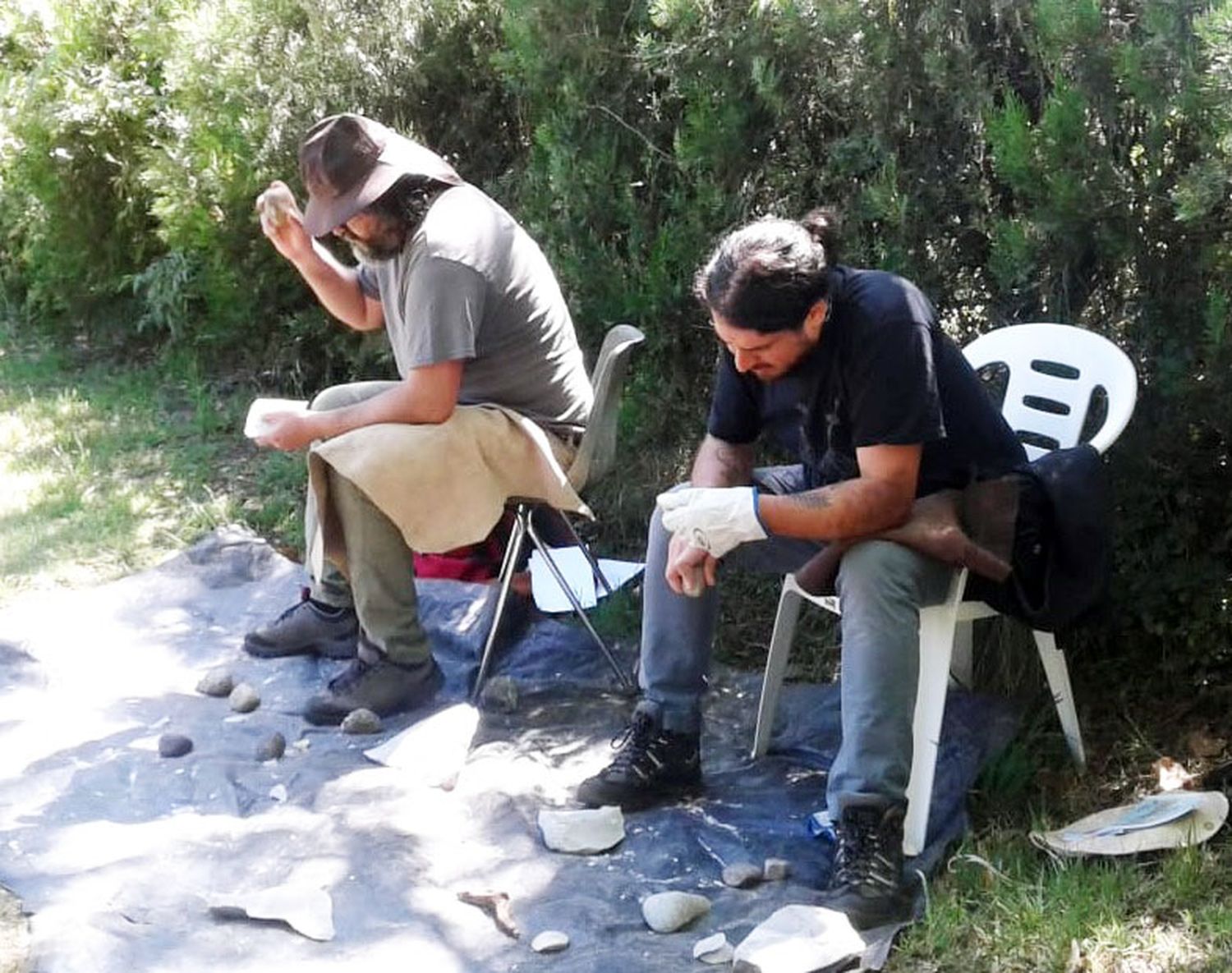 Estudiantes universitarios participan de un curso de posgrado en arqueología