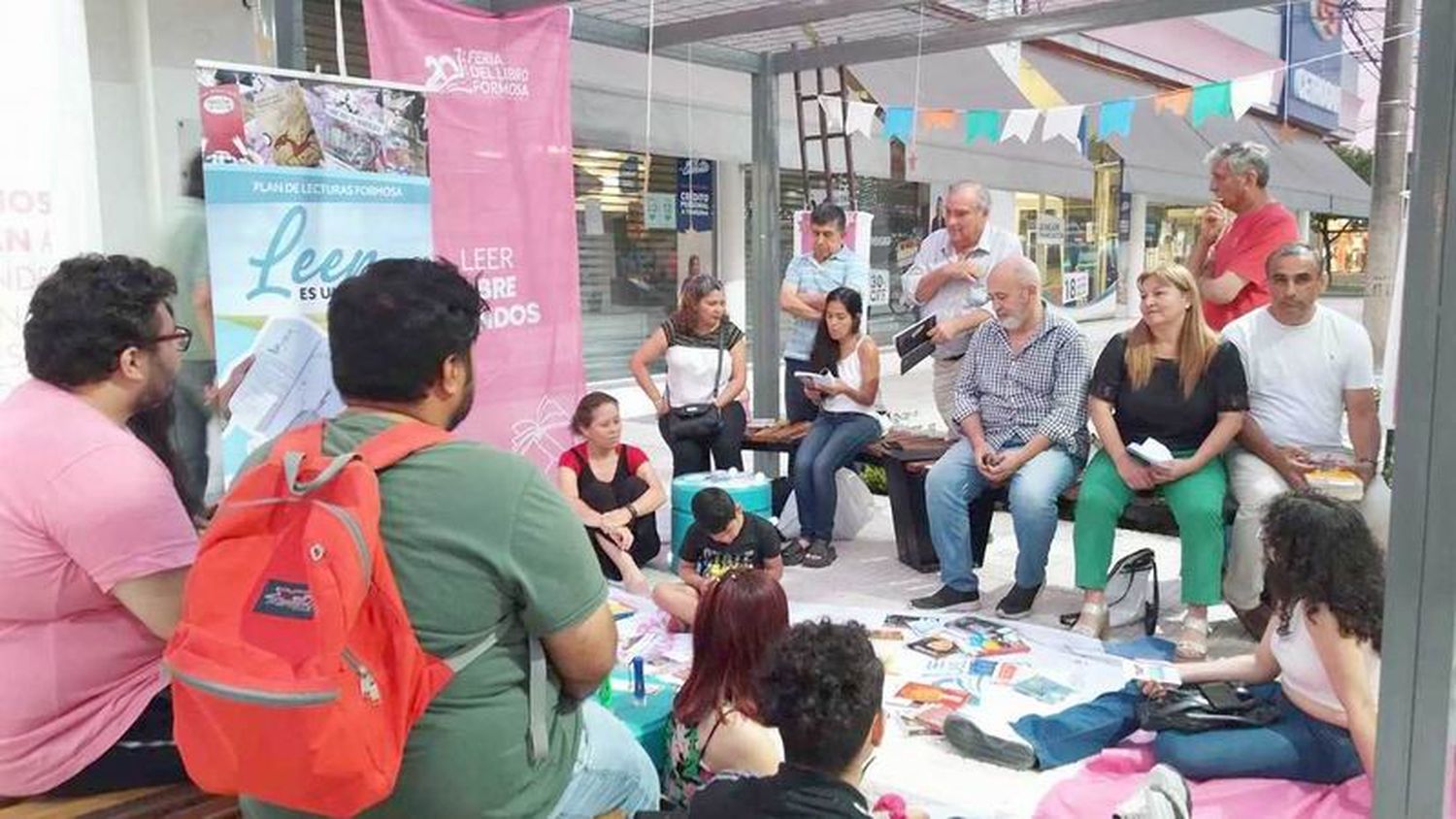 Encuentro con los libros, una propuesta de
lectura, conversaciones e intercambios de libros