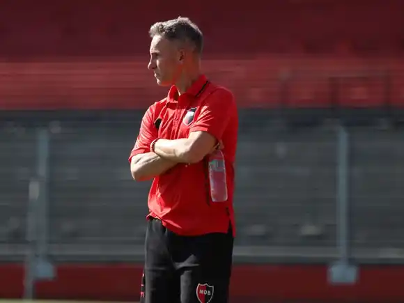 Newell's oficializó a Bernardi como entrenador interino