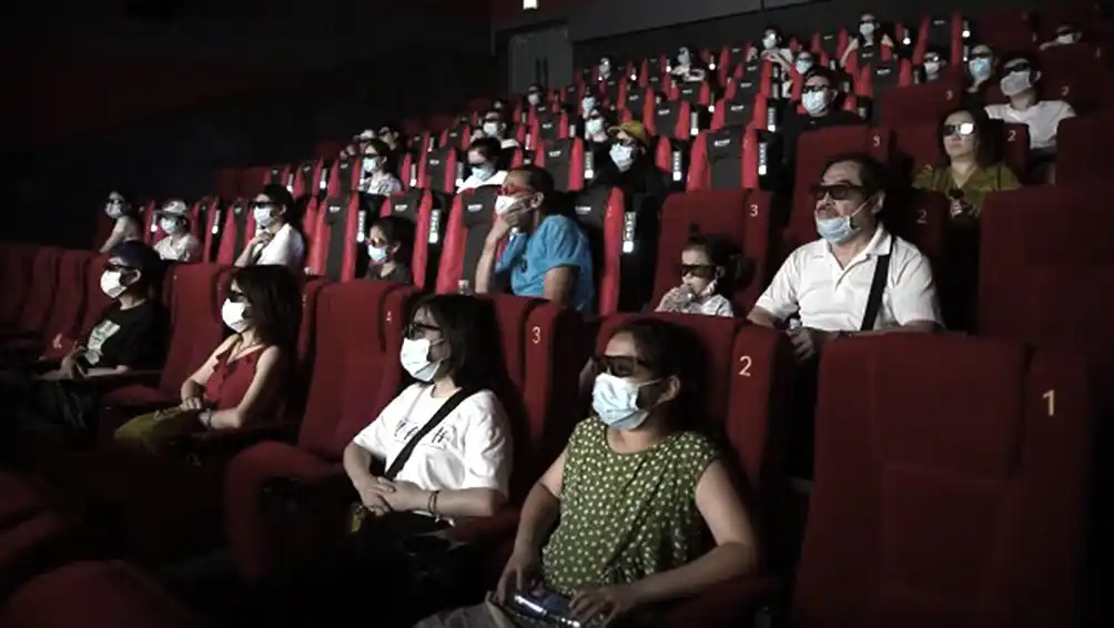 Debido a la pandemia, la industria cinematográfica china supera a Hollywood en la taquilla