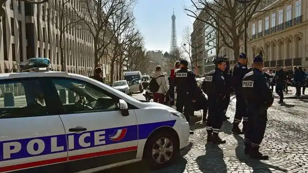 Estalló un sobre-bomba en el FMI en París: evacuaron su sede   