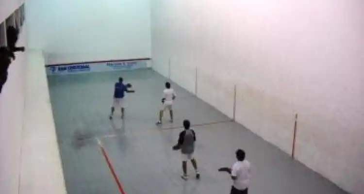 Desafío de Pelota Paleta en el Centro de Comercio