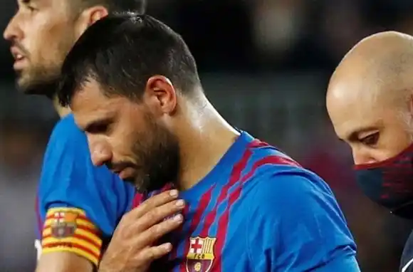 El Kun Agüero estará 3 meses sin jugar en Barcelona después de sufrir una arritmia cardíaca
