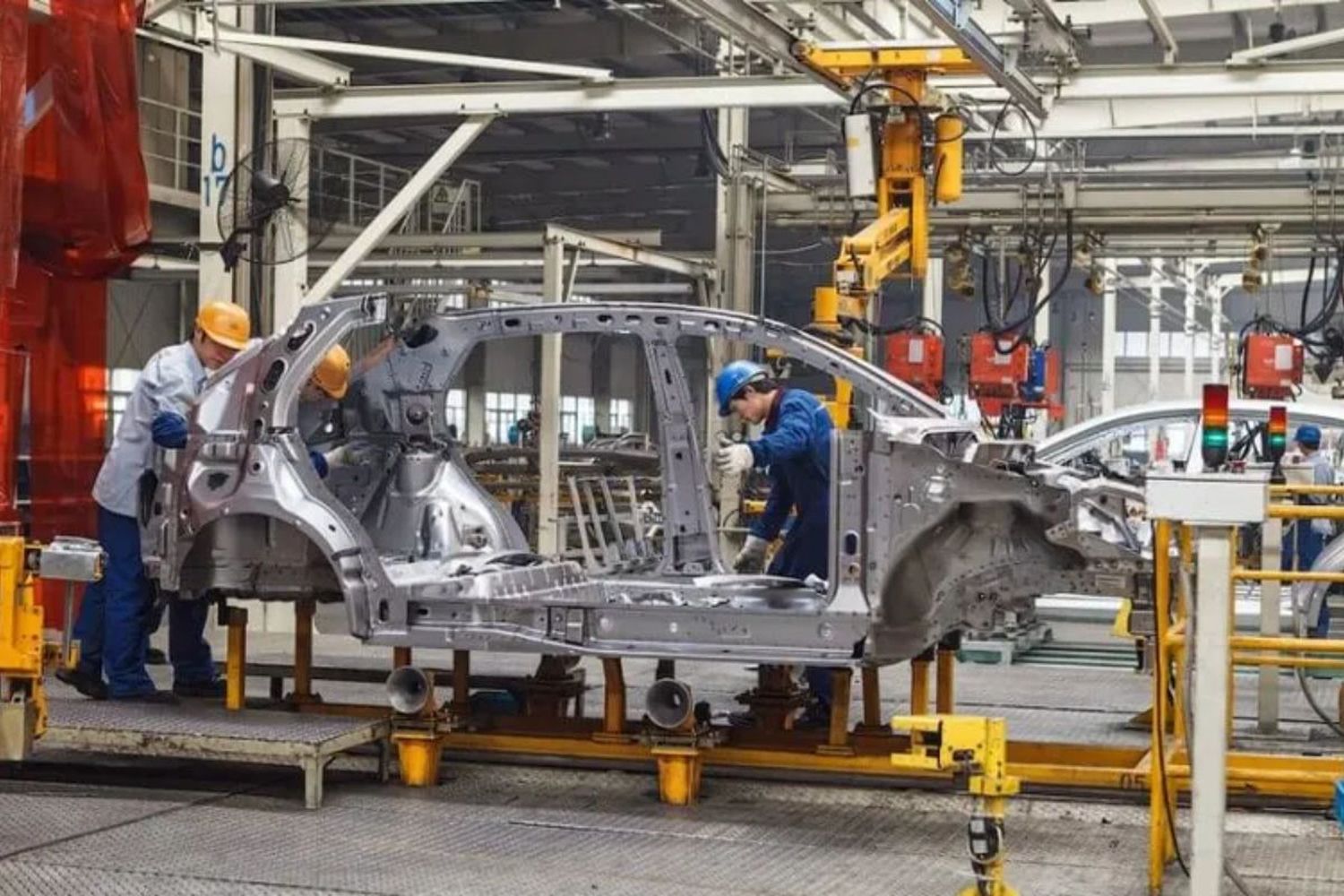 Las ramas de actividad de mayor contribución al producto industrial santafesino en mayo estuvieron lideradas por el sector de los vehículos automotores