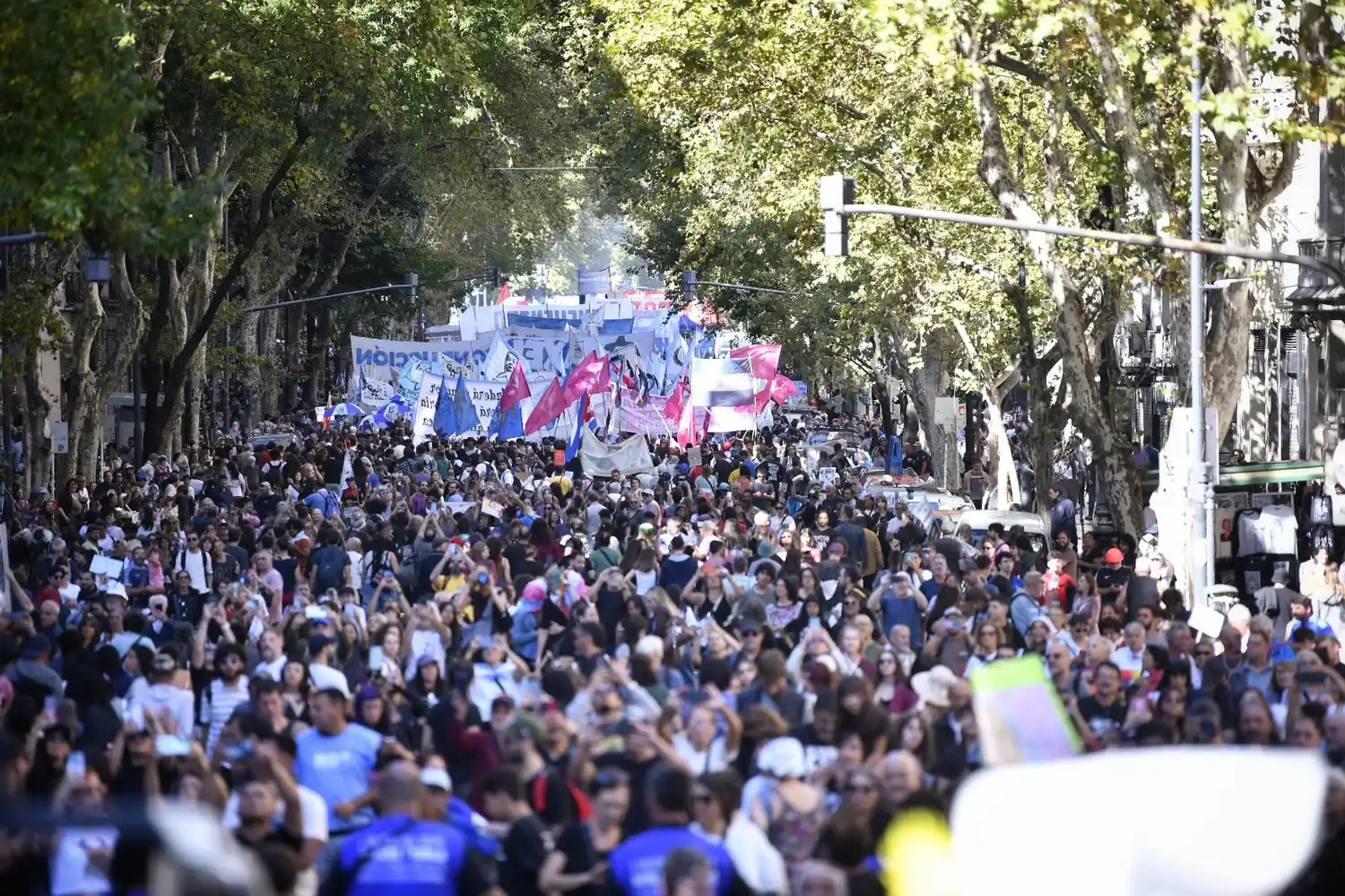 Minuto a minuto: así fue la masiva convocatoria en Plaza de Mayo por el 24 de marzo a 50 años de la dictadura