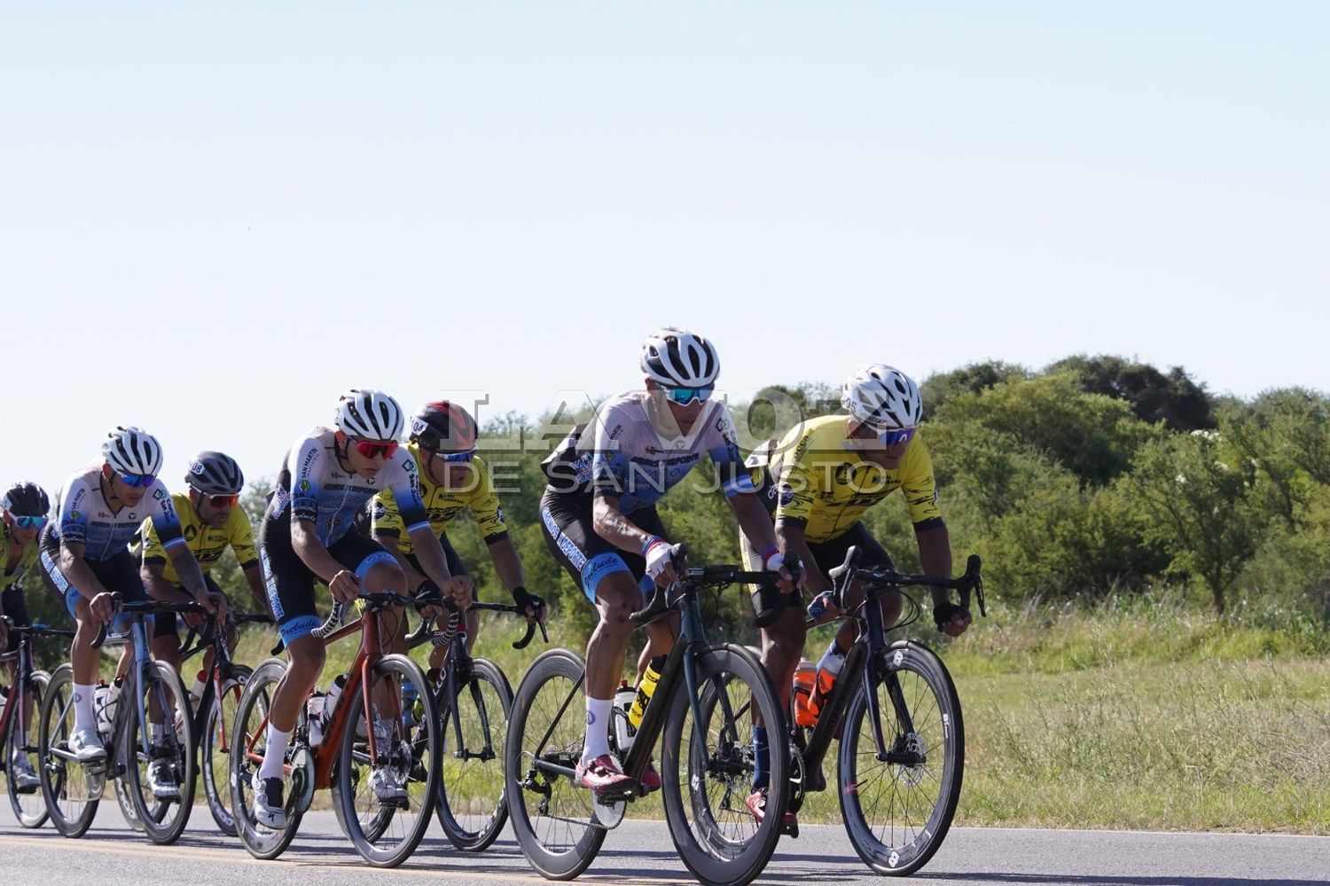 Los ciclistas comienzan con la actividad oficial.