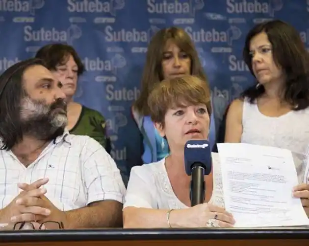 Conflicto docente: Provincia adelantó salarios a los maestros