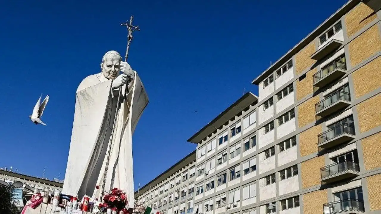 Vigilia por la salud de Francisco