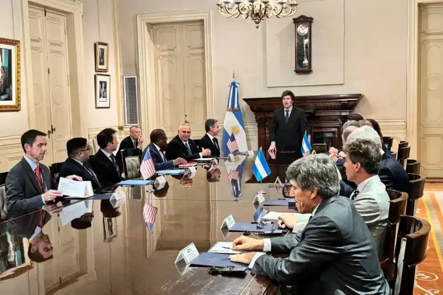 Milei se reunió con Blinken y afirmó que la Argentina "volvió al lado de la democracia y la libertad"