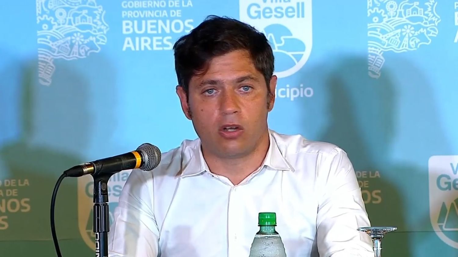 Kicillof aseguró que si los casos de COVID siguen bajando extenderá el horario nocturno