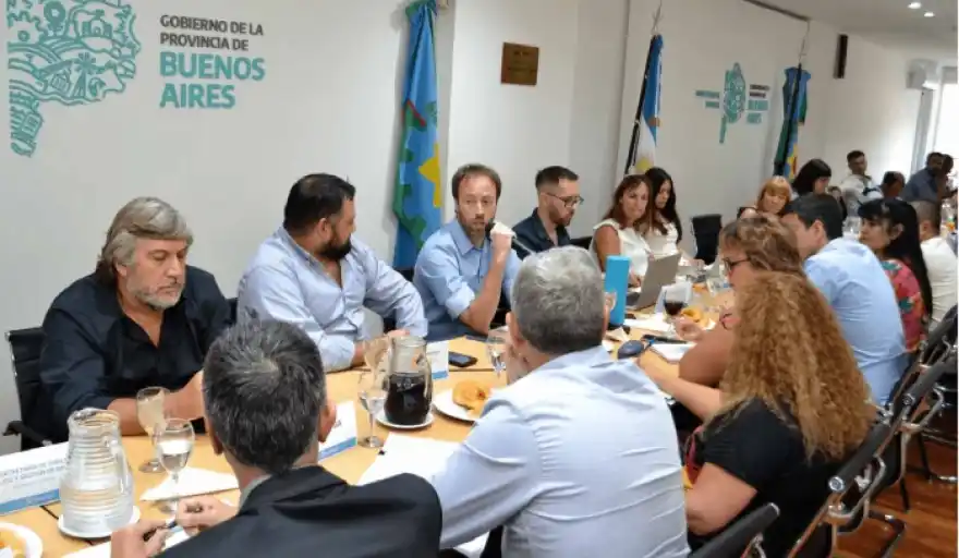 Provincia inicia las rondas de negociación con los docentes, estatales y médicos.