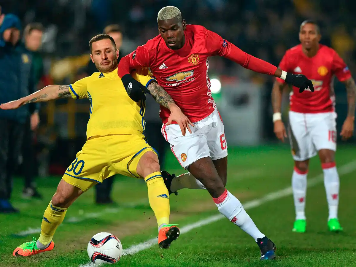 MANCHESTER UNITED EMPATÓ EN RUSIA
