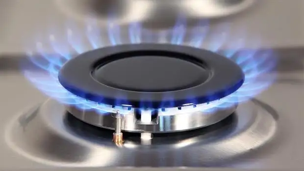 Desde el próximo lunes suben las naftas y las tarifas de gas