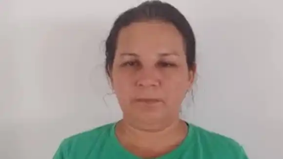 Mujer desfiguró a una adolescente con una botella por pelearse con su hija