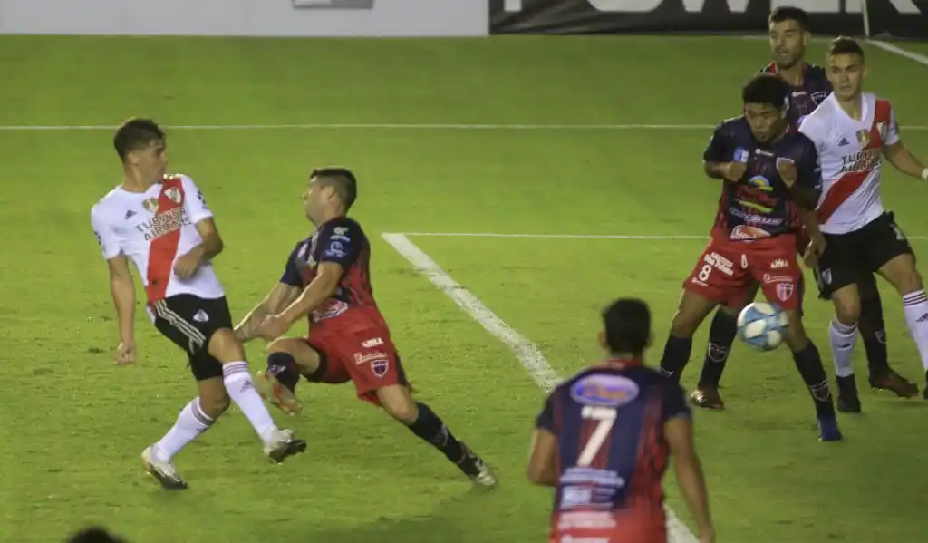 River cumplió el trámite y se metió en otra instancia