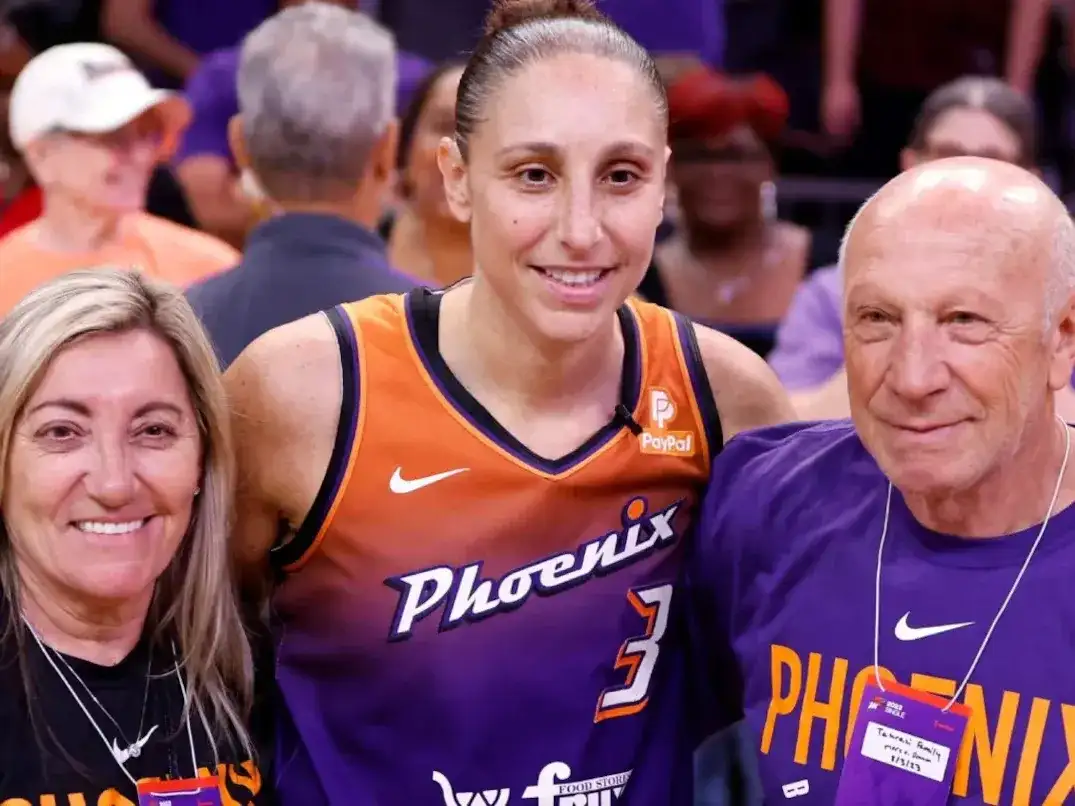 d taurasi y padres