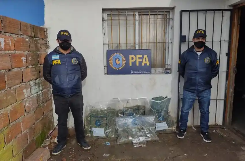 Doce allanamientos anti droga: cinco detenidos y 6 kilos de marihuana incautados