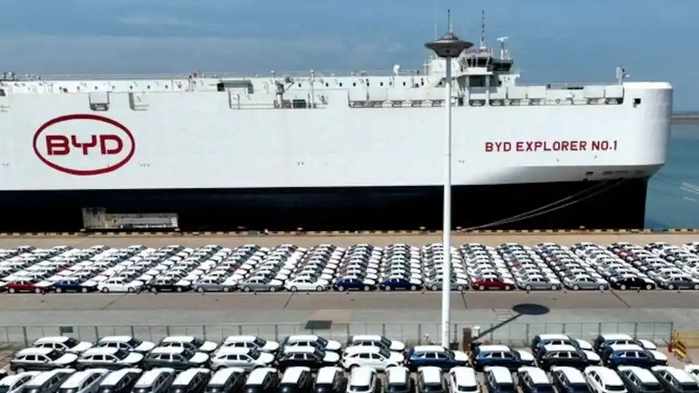 Llega un barco chino con más de 5.000 autos: qué impacto tendrá en el mercado local