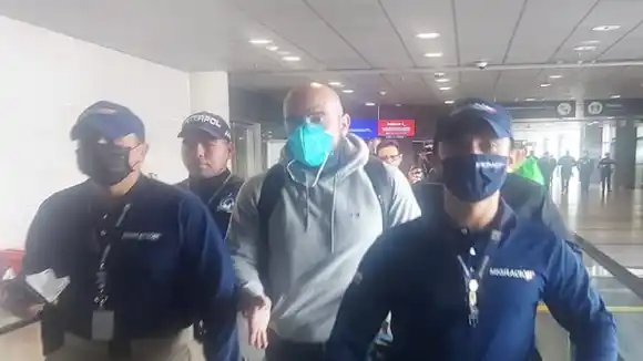 YA ESTÁ EN COLOMBIA el coronel Benjamín Núñez: le acusan por asesinar a 3 jóvenes