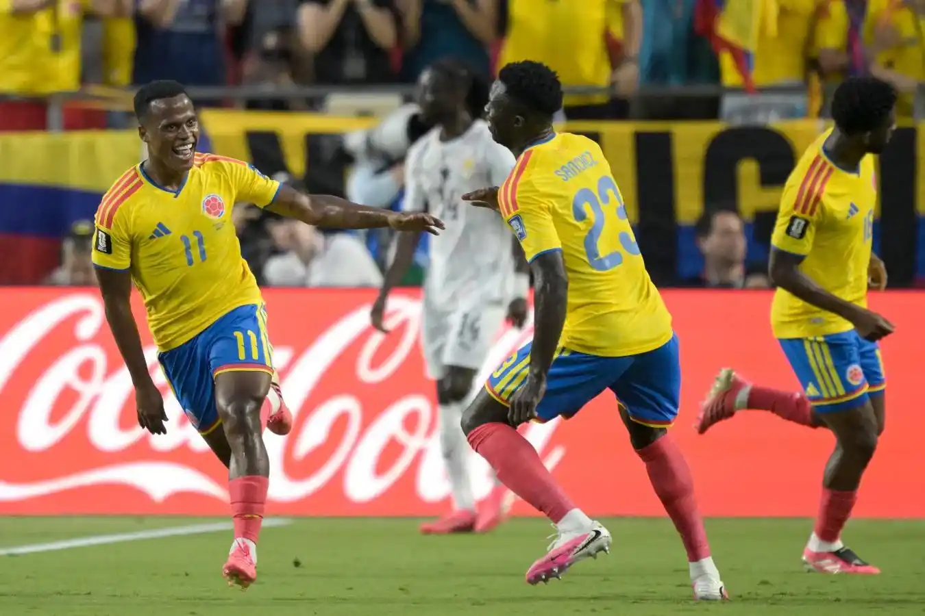 Colombia derrotó 1-0 a Ghana y es el último clasificado a octavos de final.