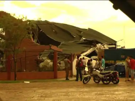 Violento temporal provocó innumerables destrozos en Chajarí