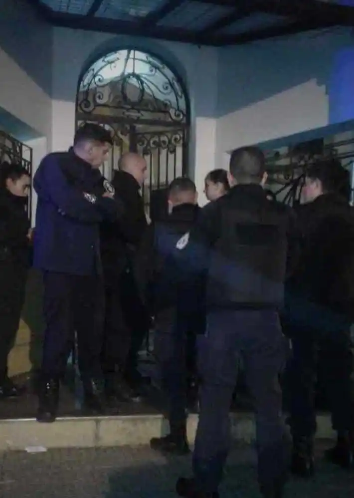 Repudian el accionar de la Policía tras la toma de una escuela a favor del aborto