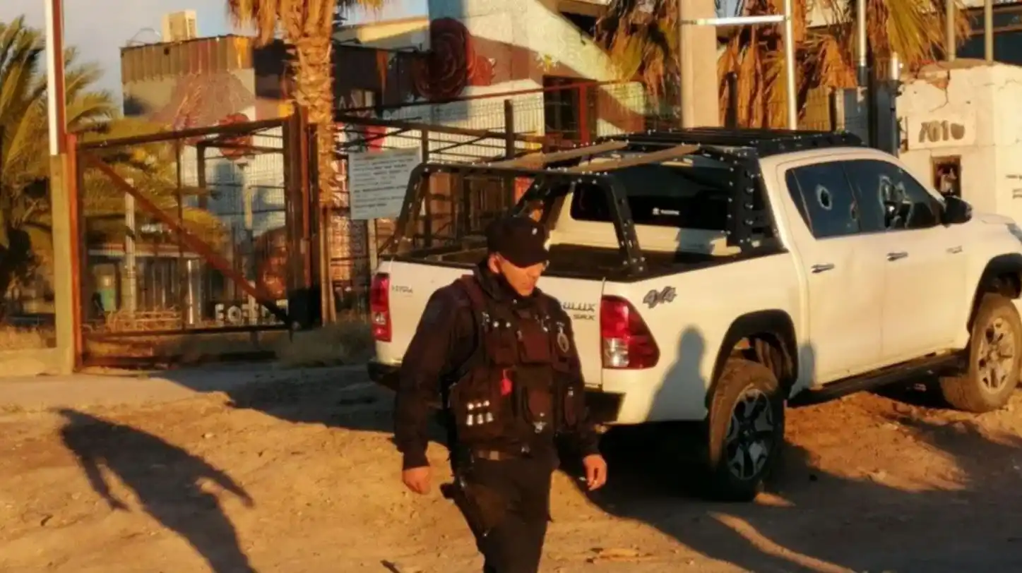 Salió a defender a una mujer y lo golpearon entre 10 en una fiesta clandestina