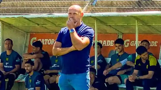 Botella lleva 142 partidos dirigidos en Santamarina.